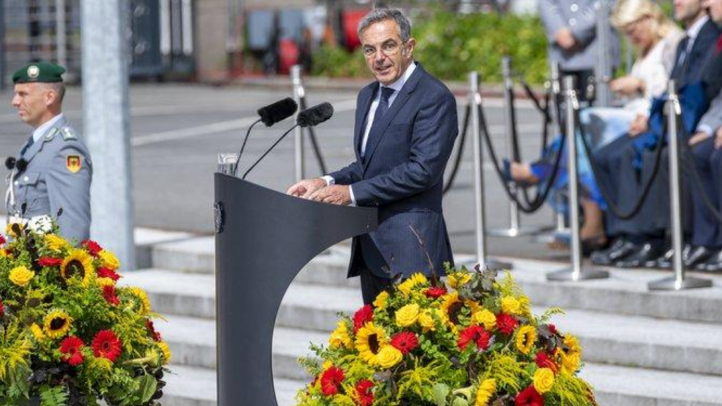 Navid Kermani addressing Bundeswehr recruits at the Bendlerblock, Berlin, on 20 July 2026.